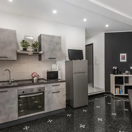 Domus Superba - *